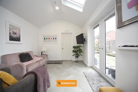 3 bedroom semi-detached house for sale, High Street, Eaton Bray