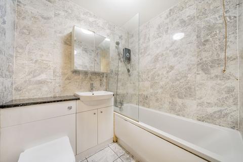 1 bedroom apartment for sale, Ruddstreet Close, London, SE18
