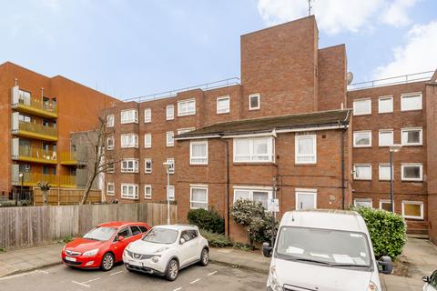 1 bedroom apartment for sale, Ruddstreet Close, London, SE18