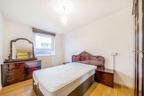 1 bedroom apartment for sale, Ruddstreet Close, London, SE18