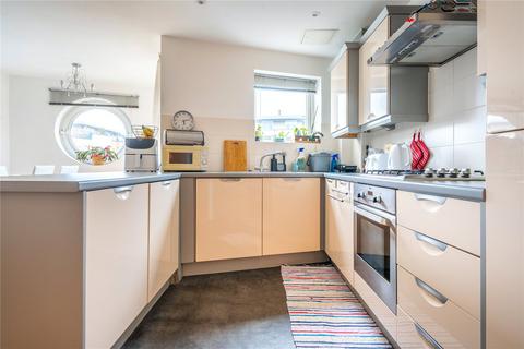 2 bedroom flat for sale, Bridge Wharf, Surrey KT16