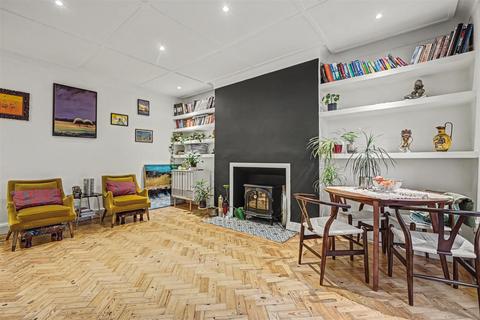 2 bedroom apartment for sale, Fellows Road, London