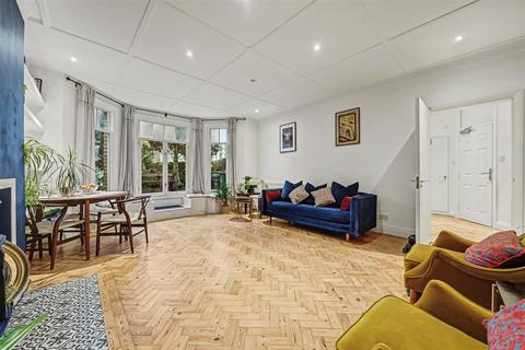2 bedroom apartment for sale, Fellows Road, London