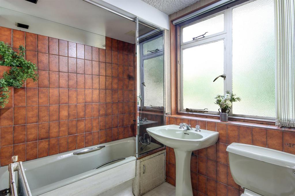 Bathroom wide