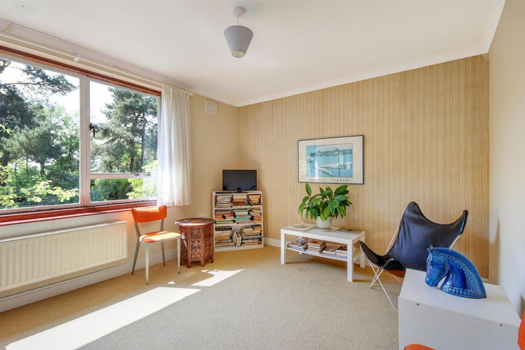 Double bedroom back