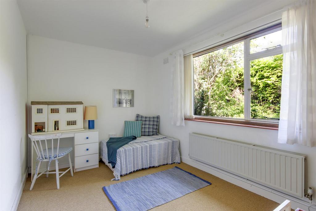 Double bedroom front