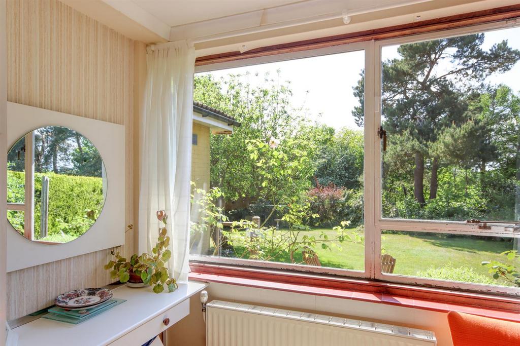 Double bedroom back with window