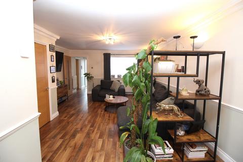 undefined, Cumberland Drive, SS15
