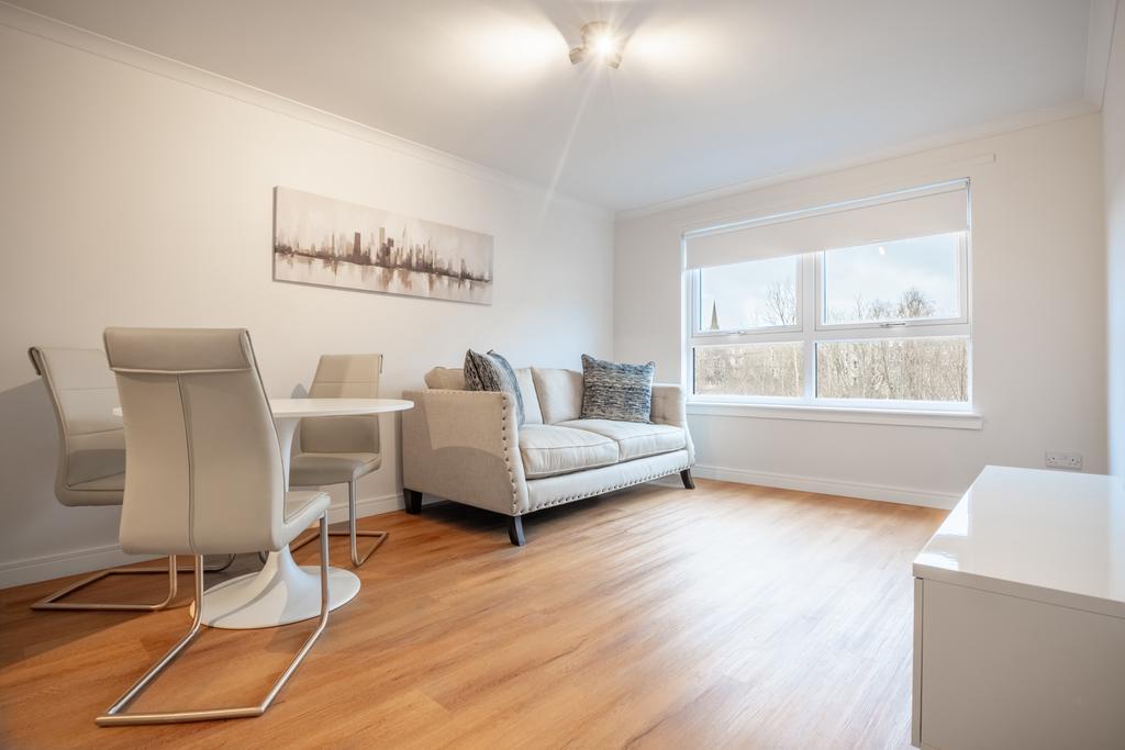 Apartment in Glasgow, North Kelvinside, Hillhead - View 3