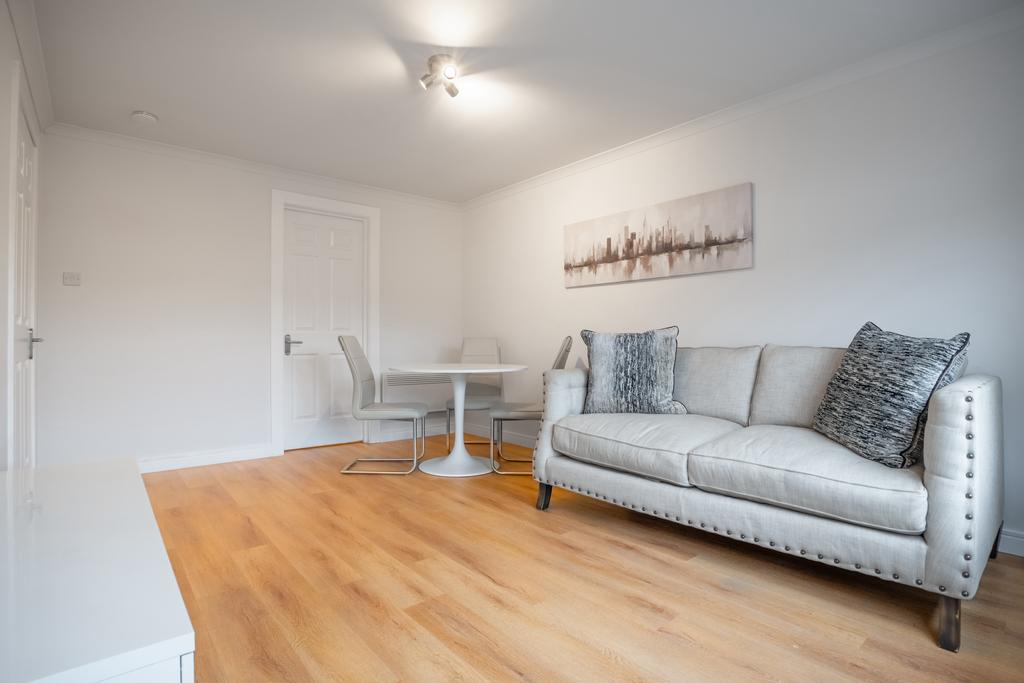 Apartment in Glasgow, North Kelvinside, Hillhead - View 4