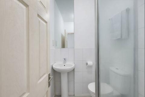 undefined, Walton Road, East Molesey KT8
