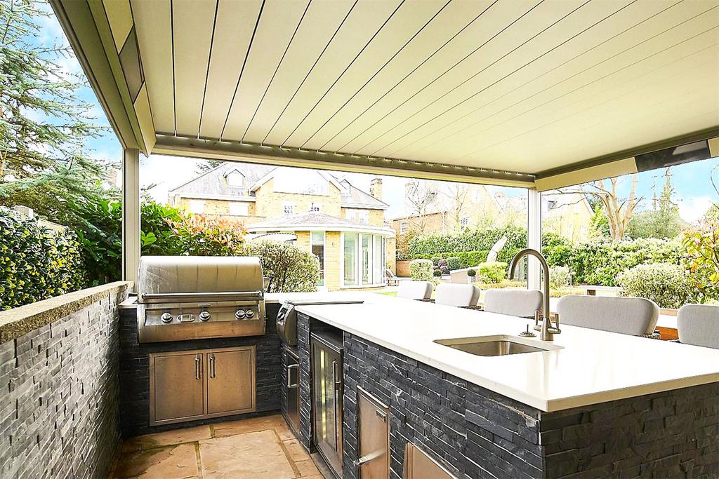 Outdoor Kitchen