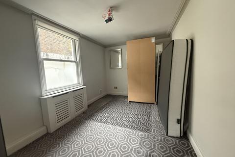 undefined, Flat 2, 2 Union Street, Rochester, Kent ME1 1XZ