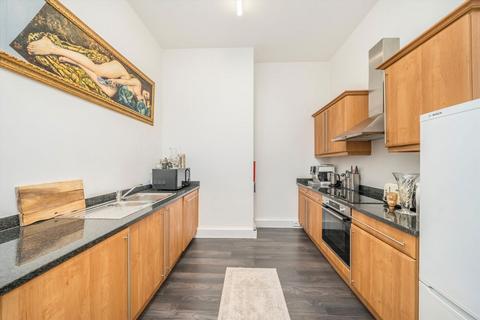 1 bedroom flat for sale, Vineyard Path, London SW14