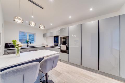 3 bedroom detached house for sale, Darrall Road, Lawley Village, TF4