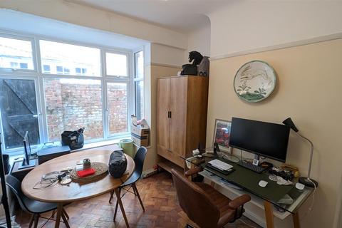 2 bedroom flat to rent, LOWCAY ROAD, SOUTHSEA, PO5 2QB