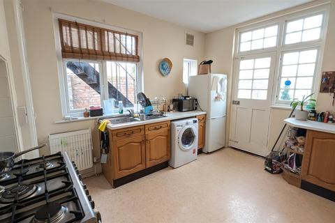 2 bedroom flat to rent, LOWCAY ROAD, SOUTHSEA, PO5 2QB