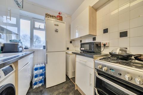 2 bedroom apartment for sale, Restons Crescent, London