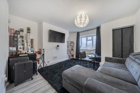 2 bedroom apartment for sale, Restons Crescent, London