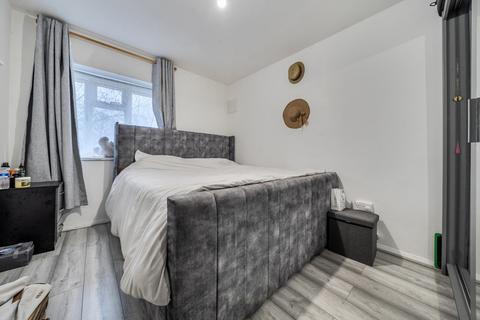 2 bedroom apartment for sale, Restons Crescent, London