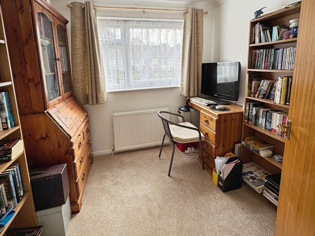 Bedroom 3/Study