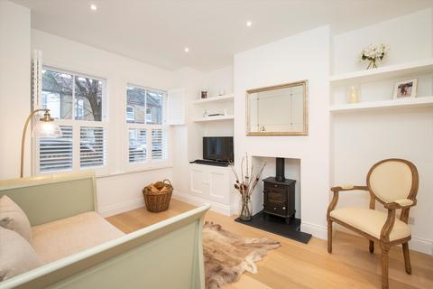 3 bedroom terraced house to rent, Victory Road, London, SW19
