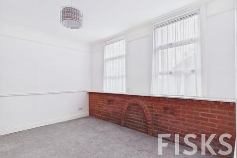 2 bedroom apartment to rent, Catherine Road, Benfleet, SS7