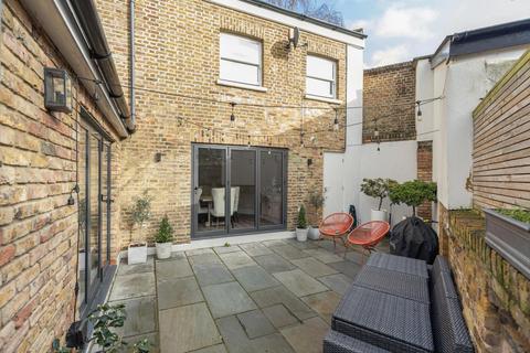 undefined, London W4