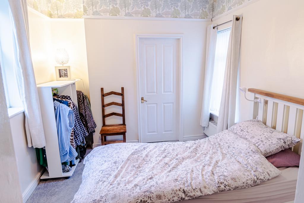 Bedroom2a