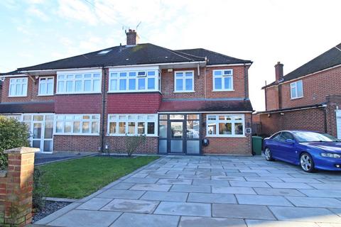 4 bedroom semi-detached house for sale, Mead Way, Bromley, BR2