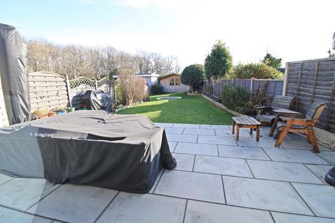 4 bedroom semi-detached house for sale, Mead Way, Bromley, BR2