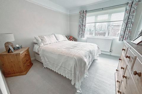 3 bedroom end of terrace house to rent, Felbridge, RH19