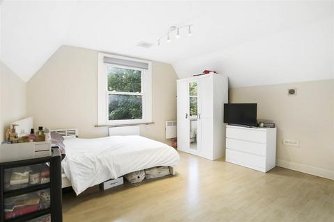 undefined, Brighton Road, Sutton SM2
