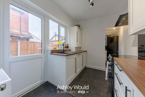 3 bedroom semi-detached house for sale, Beauty Bank, Cradley Heath B64