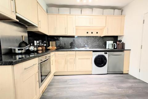 undefined, Clarence Court, London Road, Langley