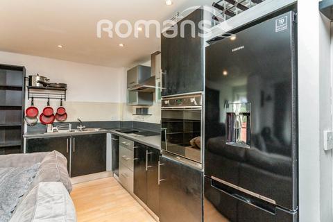 2 bedroom apartment for sale, Winterthur Way, Basingstoke, Hampshire