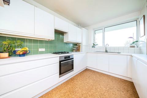 3 bedroom flat for sale, Wood Vale, London SE23
