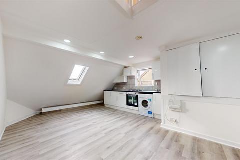 2 bedroom flat to rent, St Paul's Avenue, Willesden Green NW2