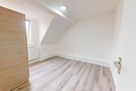2 bedroom flat to rent, St Paul's Avenue, Willesden Green NW2