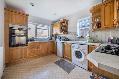 6 bedroom detached house for sale, Aldershot Road, Surrey GU2