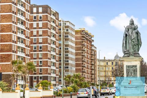 Grand Avenue, Hove