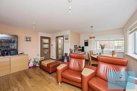 2 bedroom flat for sale, Grand Avenue, Hove