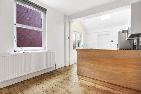 3 bedroom end of terrace house to rent, Kent Road, Swindon SN1