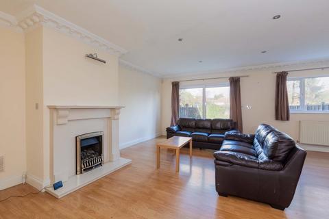4 bedroom semi-detached house for sale, Downs Road, Langley SL3