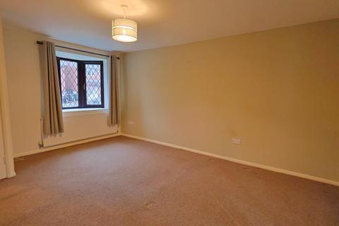 3 bedroom semi-detached house to rent, Madeira Croft, Coventry CV5