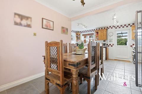 4 bedroom detached house for sale, Armonde Close, Boreham