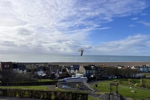 2 bedroom apartment for sale, Castle Road, Fortuneswell, Portland, Dorset, DT5