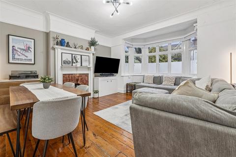 1 bedroom flat to rent, Netheravon Road, London