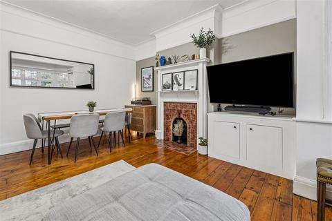 1 bedroom flat to rent, Netheravon Road, London