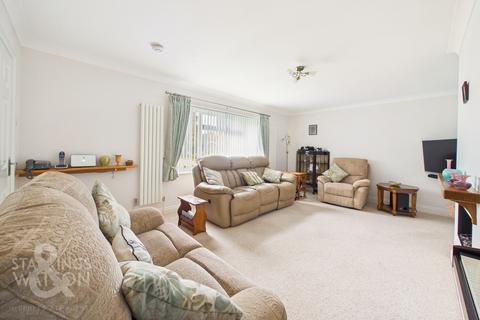 3 bedroom detached bungalow for sale, Priory Close, Stradbroke, Eye